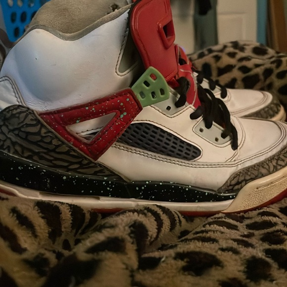 Jordan Retro 4s “Son of mars” wear is shown in photos. - Picture 1 of 5